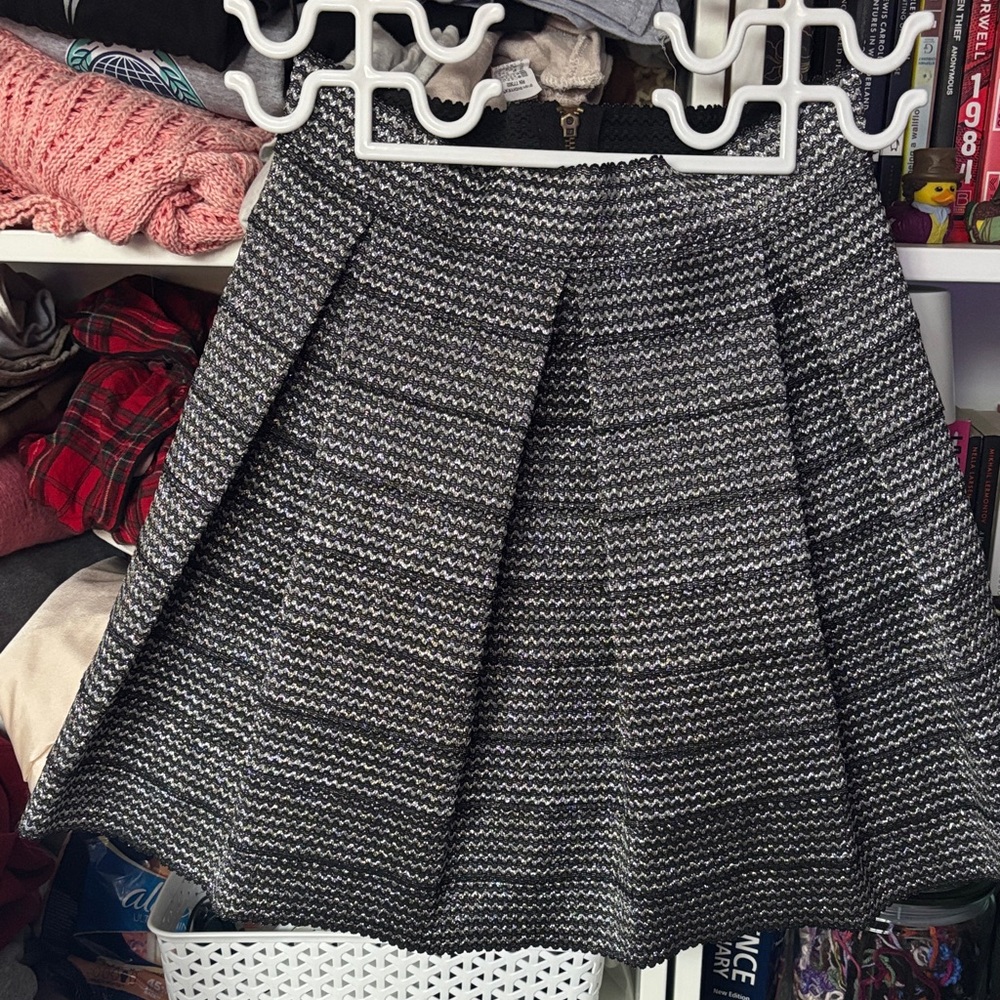 Design Lab Lord & Taylor Black and Gray Skater Skirt silver metallic L